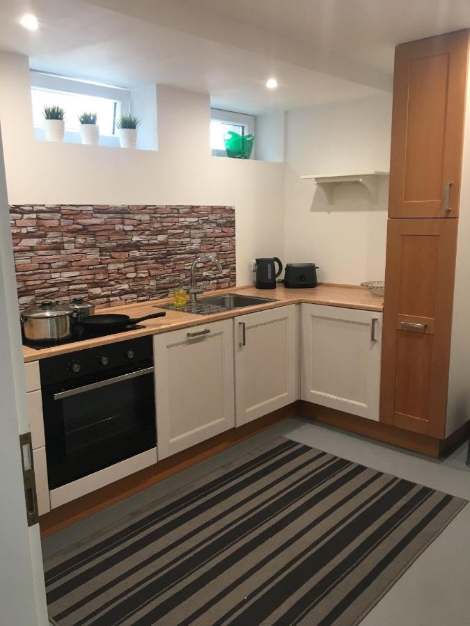 Mayen, Im Mohren, Privatzimmer Nr1, Waldrand, Nahe Nurburgring & Burg Eltz, Gemeinschaftsbad Dış mekan fotoğraf